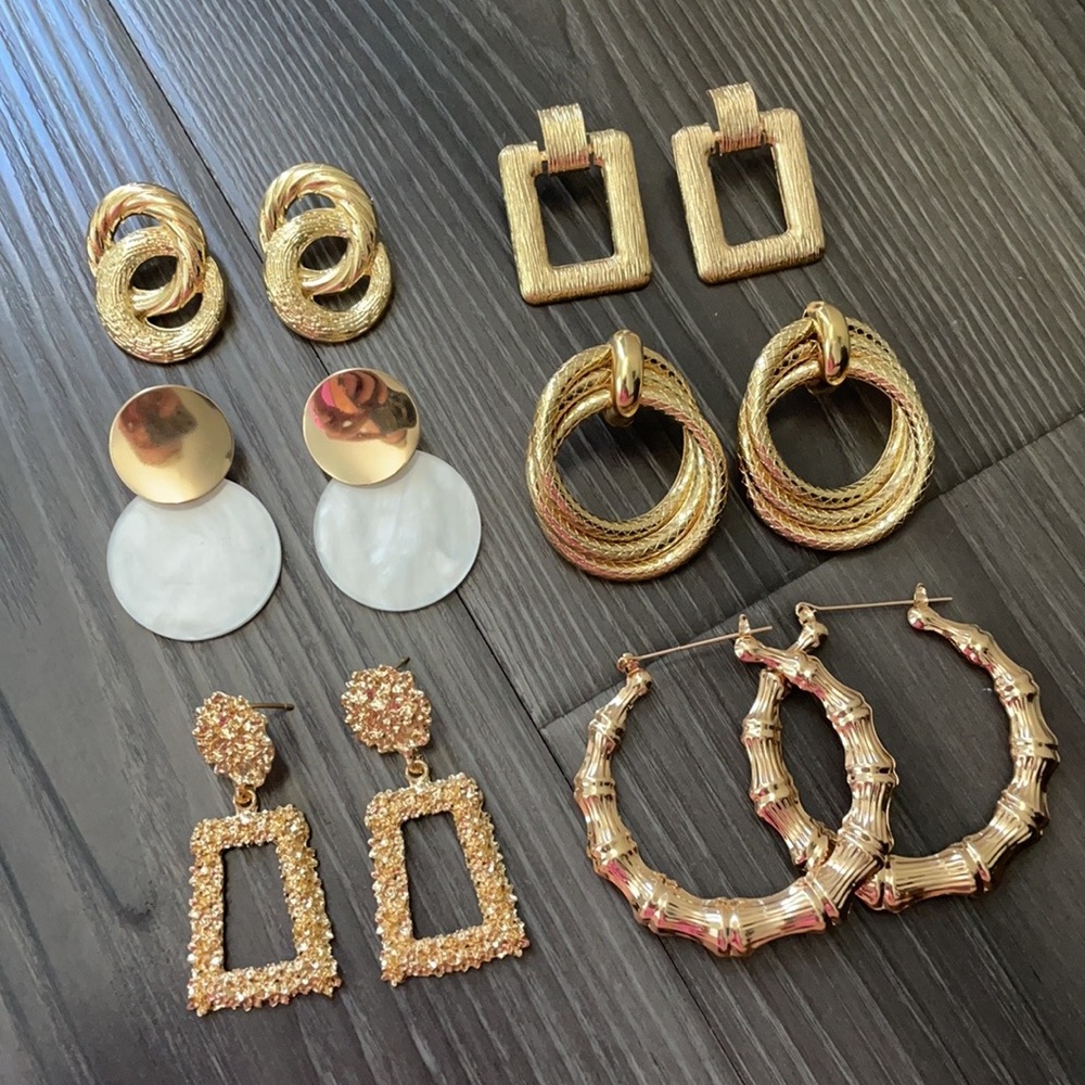 NEW Set of new trendy luxury gold earrings